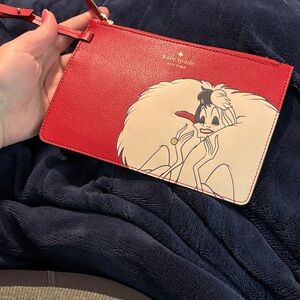 Small Cruella Deville Kate Spade Wristlet